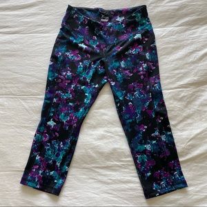 Old Navy Patterned Cropped Yoga Pants